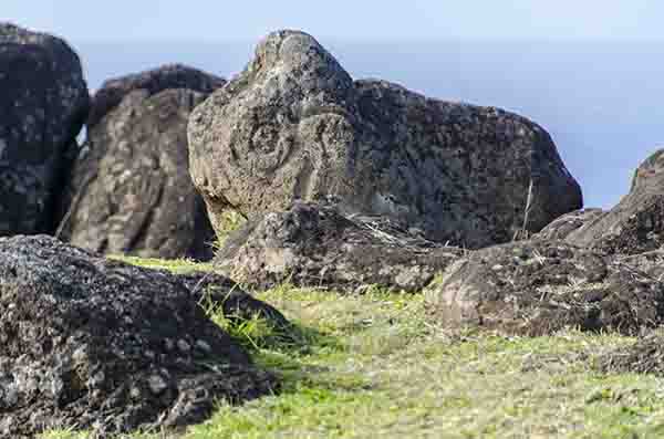 190 - Chile - isla de Rapa Nui o Pascua - Orongo - petroglifos